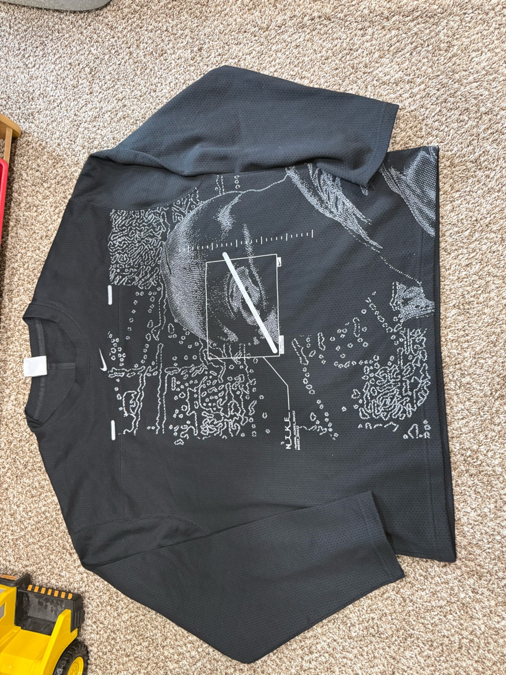 Nike Black Long-Sleeve Graphic Performance Shirt (Jersey Material)